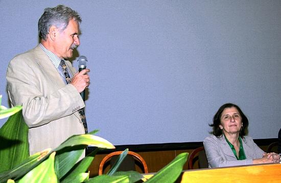 Seminár otvoril a moderoval doc. Peter Javorský, člen bývalého Predsedníctva SAV, ktoré ešte súťaž organizovalo. Vpravo prof. Daniela Ježová...