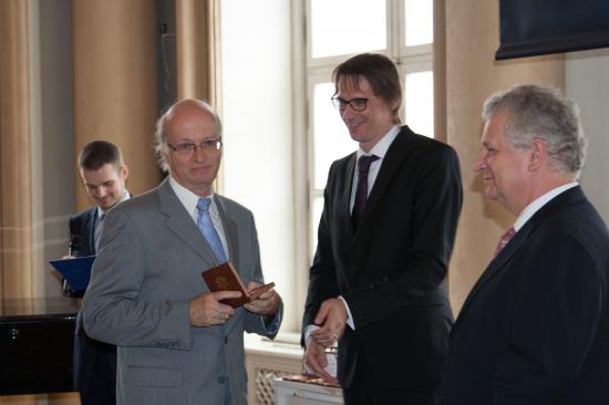 II. oddelenie vied spoluoceňoval podpredseda Richard Imrich. Ocenený bol aj tím Ústavu fyziológie hospodárskych zvierat SAV pod vedením doc. MVDr. Juraja Koppela, DrSc.
